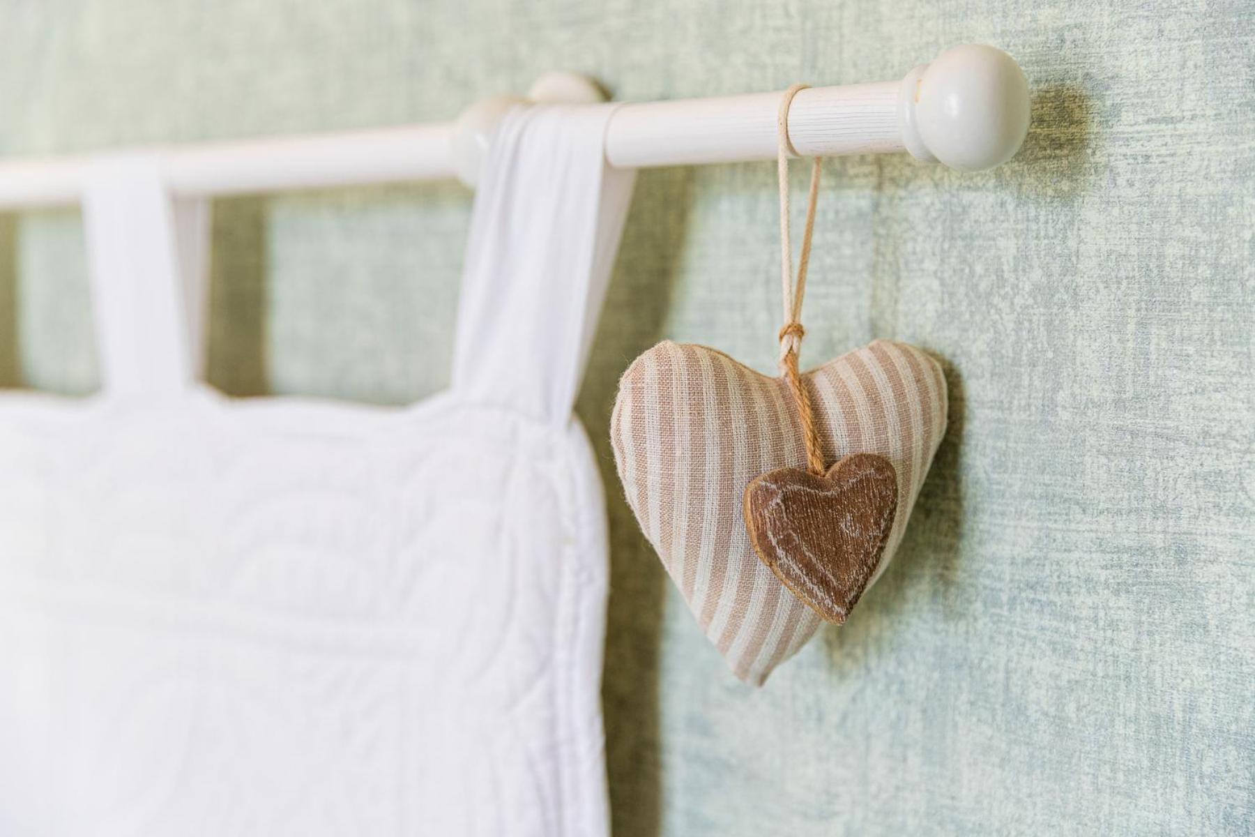 Bed and Breakfast La Bastide Des Roses Saint-Julien-d'Asse Экстерьер фото