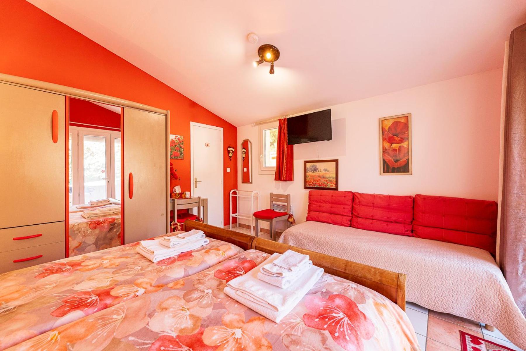 Bed and Breakfast La Bastide Des Roses Saint-Julien-d'Asse Экстерьер фото
