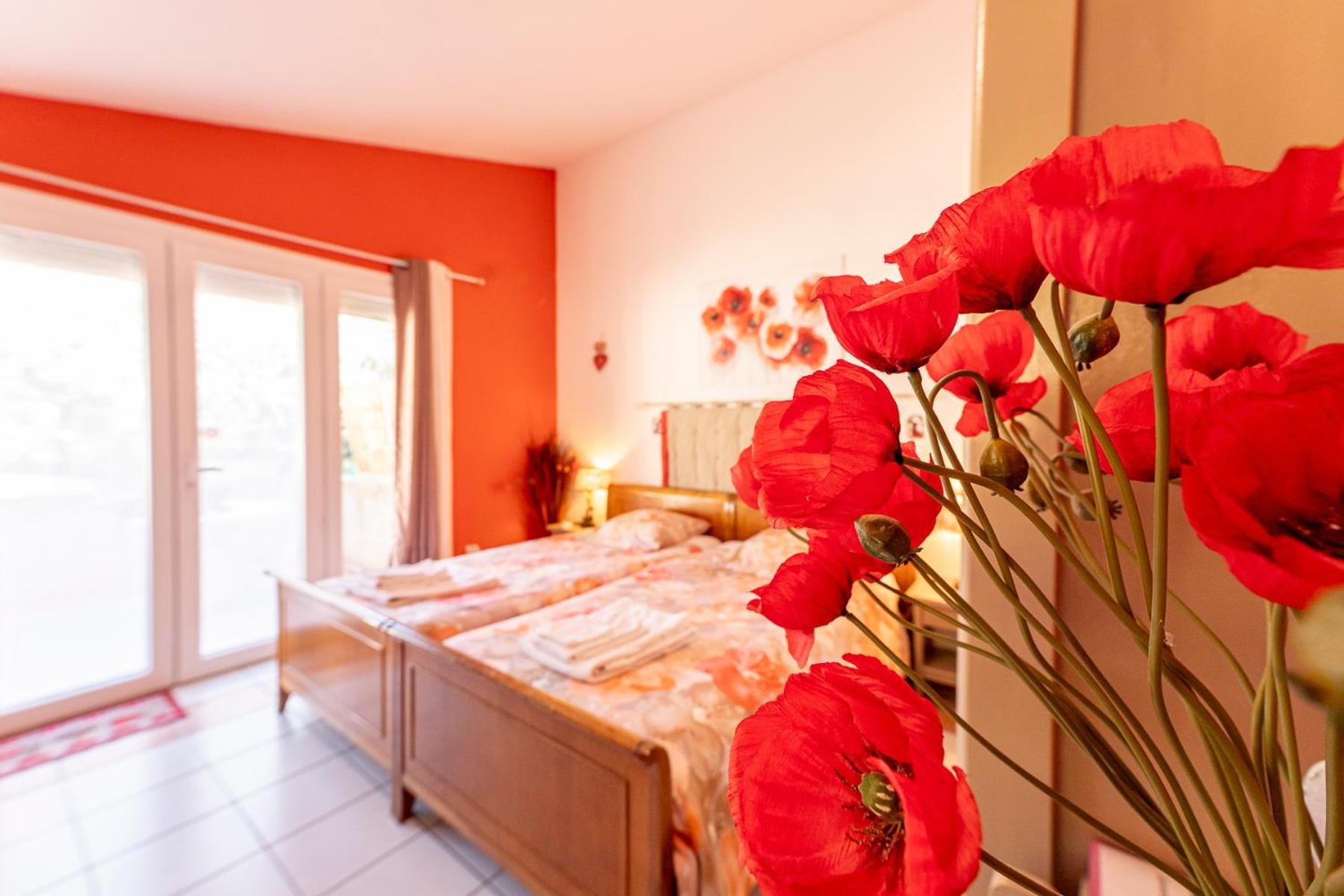 Bed and Breakfast La Bastide Des Roses Saint-Julien-d'Asse Экстерьер фото